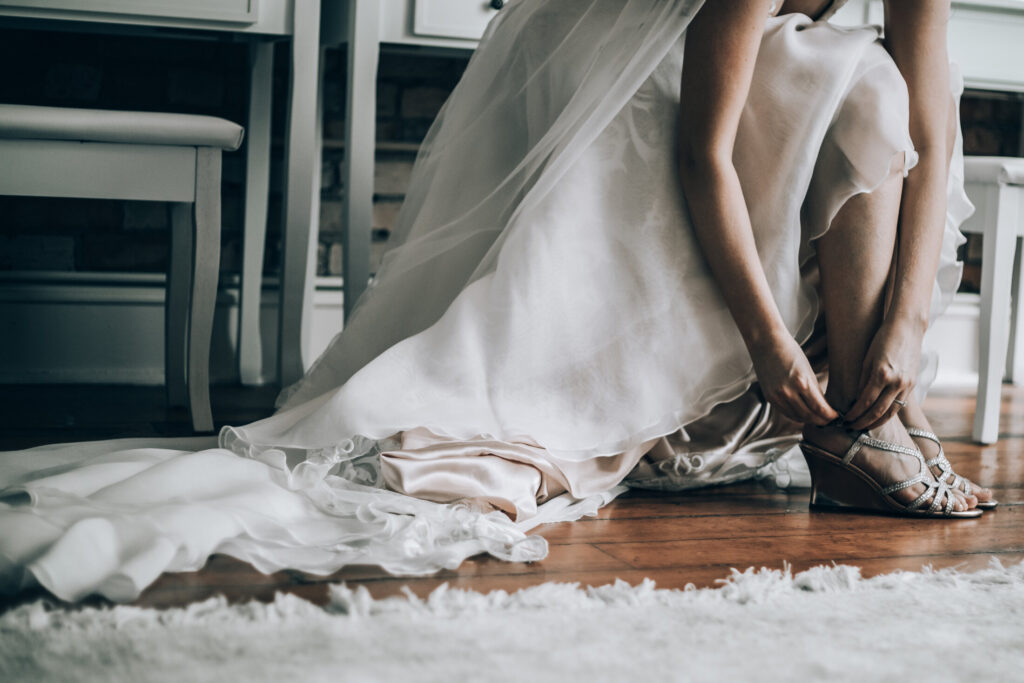 Bride getting ready  at Aster Cafe, River Room, St