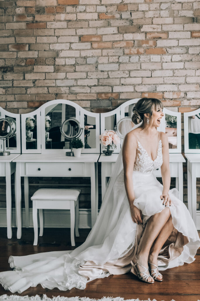 Bride getting ready  at Aster Cafe, River Room, St